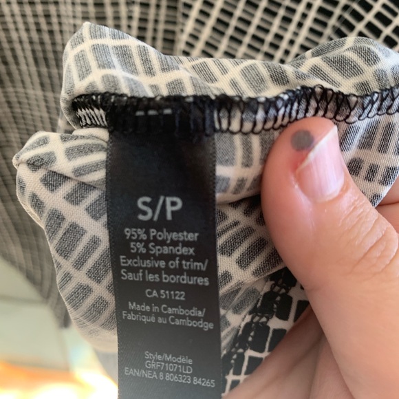 GEORGE V NECK TOP 19”-21” PTP - Picture 4 of 4